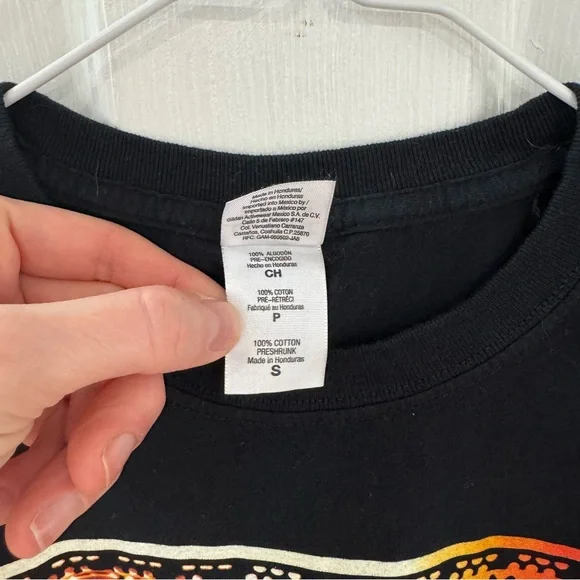 Taylor Swift “The Red Tour” Concert shirt SMALL